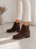 Bota Guess castanha