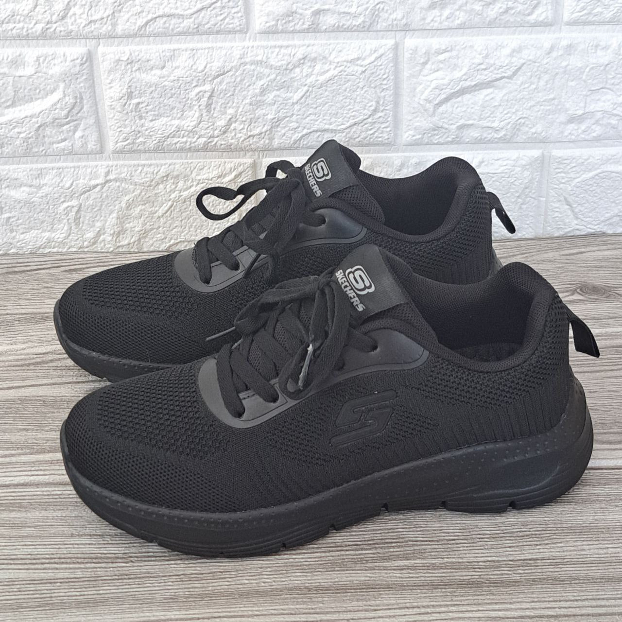 Skechers Preta